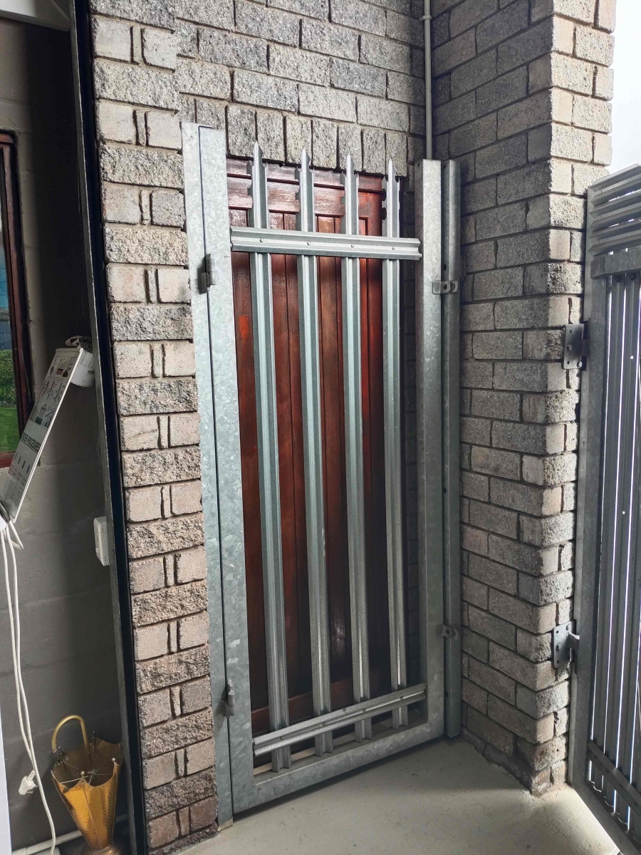To Let Commercial Property for Rent in Okavango Park Western Cape